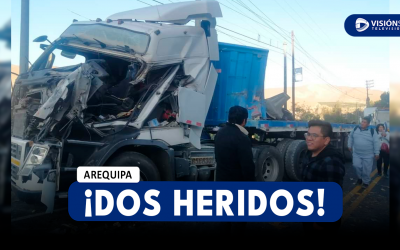 AREQUIPA: DOS CAMIONES IMPACTARON EN LA VARIANTE DE UCHUMAYO Y DEJARON DOS PERSONAS HERIDAS