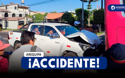 AREQUIPA: CAMIONETA IMPACTA CONTRA BUS DEL SIT CUANDO RECOGÍA PASAJEROS EN LA AV. ARANCOTA