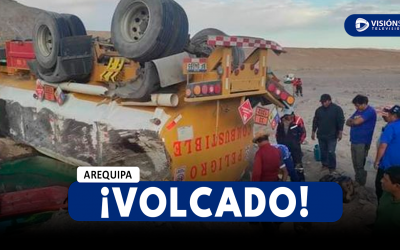 AREQUIPA: CAMIÓN CISTERNA BOLIVIANO SE VUELCA EN LA VÍA MOQUEGUA – AREQUIPA Y DEJA UNA PERSONA HERIDA