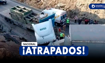 NACIONAL: FUERTE CHOQUE ENTRE DOS CAMIONES EN LA CARRETERA CENTRAL EN LA ZONA DE TICLIO DEJÓ A UN CONDUCTOR ATRAPADO