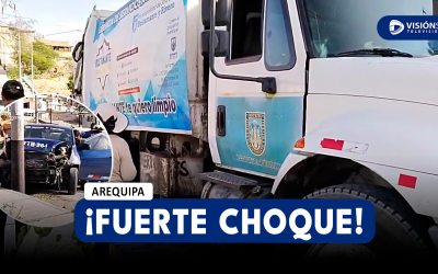 AREQUIPA: COMPACTADORA DE BASURA DE LA MUNICIPALIDAD DE BUSTAMANTE Y RIVERO CHOCA CONTRA AUTO EN CONO NORTE