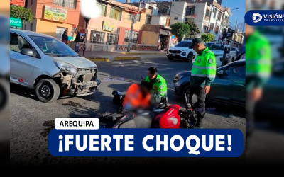 AREQUIPA: MOTOCICLISTA IMPACTA CONTRA AUTO EN LA AV. EL PROGRESO EN CAYMA Y LE DESPRENDE SU PARACHOQUES