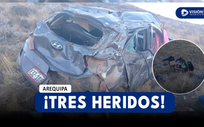 AREQUIPA: FUERTE CHOQUE DEJA A TRES PERSONAS HERIDAS EN LA VÍA AREQUIPA – PUNO EN YURA