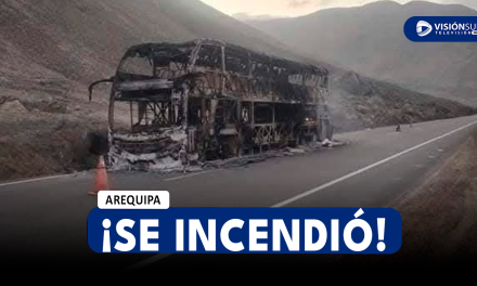 AREQUIPA: BUS INTERPROVINCIAL DE LA EMPRESA JULSA SE INCENDIA EN ATICO CON 40 PASAJEROS ABORDO