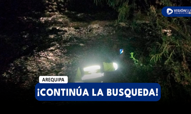 AREQUIPA: CONTINÚAN LA BÚSQUEDA DE UNA PERSONA QUE SE LANZÓ DESDE EL PUENTE GRAU HACIA EL RIO CHILI