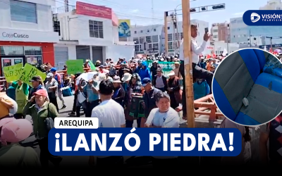 AREQUIPA: PROTESTANTE DE CONSTRUCCIÓN CIVIL LANZA PIEDRA A BUS DEL SIT Y DETENIDO POR LA POLICÍA