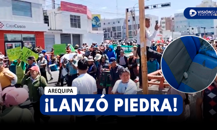 AREQUIPA: PROTESTANTE DE CONSTRUCCIÓN CIVIL LANZA PIEDRA A BUS DEL SIT Y DETENIDO POR LA POLICÍA