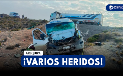 AREQUIPA: DOS MINIVANS IMPACTAN EN LA VÍA AREQUIPA – PUNO Y DEJA VARIOS HERIDOS