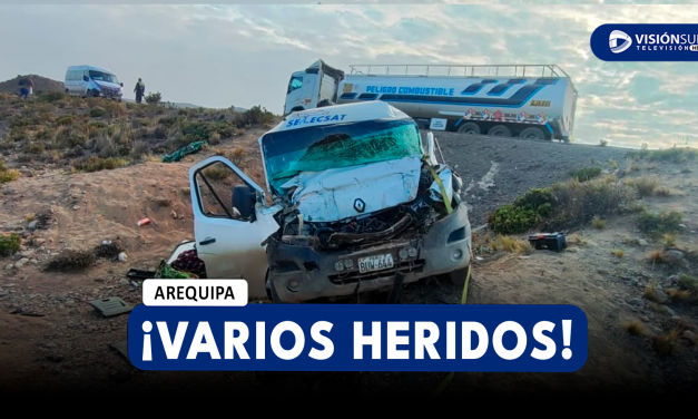 AREQUIPA: DOS MINIVANS IMPACTAN EN LA VÍA AREQUIPA – PUNO Y DEJA VARIOS HERIDOS