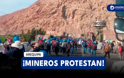 AREQUIPA: CIENTOS DE MINEROS ARTESANALES DE SECOCHA PROTESTAN EN LA PANAMERICANA SUR EN OCOÑA