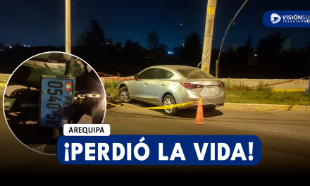 AREQUIPA: MOTOCICLISTA PIERDE LA VIDA LUEGO DE HABER SIDO ARRASTRADO TRAS CHOCAR CON UN AUTO EN CAYMA