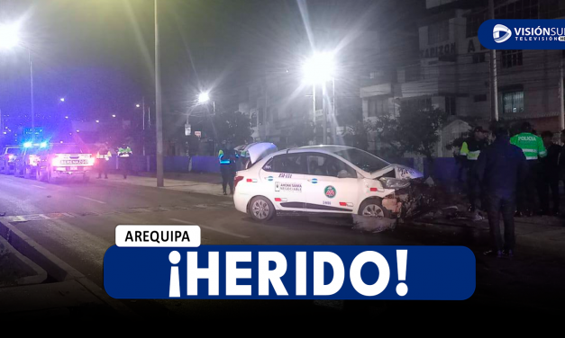 AREQUIPA: CONDUCTOR DE ALÓ 45 TERMINA IMPACTANDO CONTRA POSTE EN LA AV. VENEZUELA Y TERMINA HERIDO