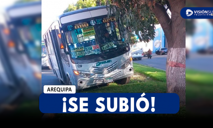 AREQUIPA: BUS DEL SIT TERMINA SOBRE LA BERMA CENTRAL DE LA AV. AVIACIÓN PARA EVITAR ACCIDENTE TRAS FALLA TÉCNICA