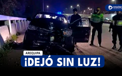 AREQUIPA: CONDUCTORA PIERDE EL CONTROL EN LA AV. LA MARINA Y TERMINA CHOCANDO CON PORTE A LA ALTURA DEL PUENTE CONSUELO