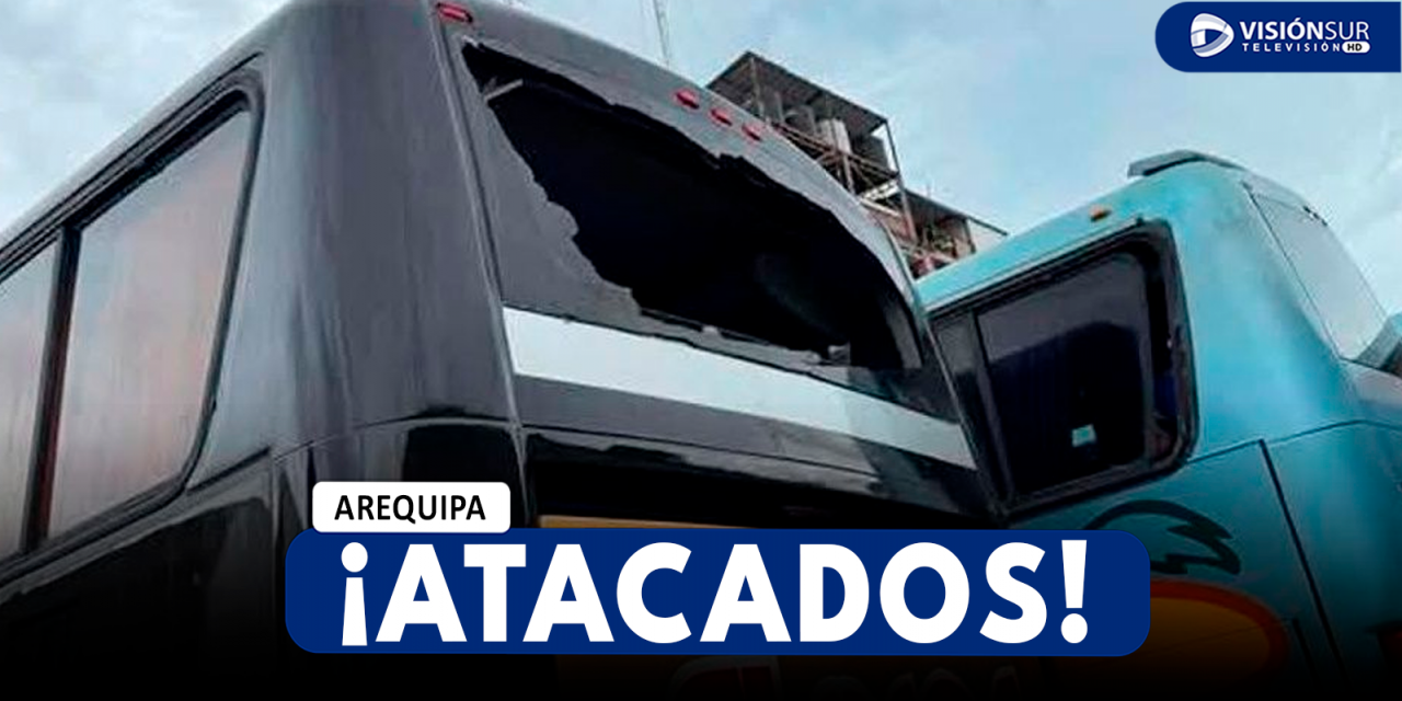 AREQUIPA: PRESUNTOS DELINCUENTES ATACAN BUS INTERPROVINCIAL TRAS NO SER RECOGIDOS EN LA CARRETERA