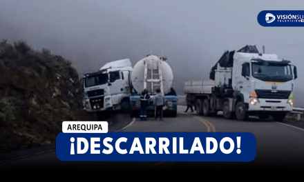 AREQUIPA: CAMIÓN CISTERNA TERMINA DESCARRILADO EN EL KILOMETRO 81 GENERANDO GRAN CONGESTIÓN VEHICULAR