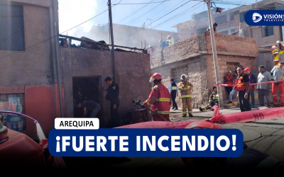 AREQUIPA: FUERTE INCENDIO SE REGISTRA EN UNA VIVIENDA DE UN RECICLADOR QUE PERDIÓ TODO EN SOCABAYA