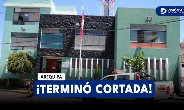 AREQUIPA: JOVEN TERMINA CON HERIDAS EN LA ESPALDA Y LA PIERNA TRAS SER ASALTADA CUANDO ESPERABA EL TRANSPORTE PÚBLICO