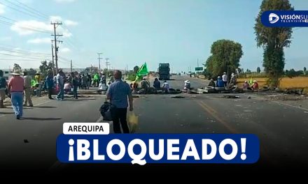 AREQUIPA: POBLADORES DEL VALLE DE TAMBO REALIZAN BLOQUEO EN EL DENOMINADO “PARO SECO”