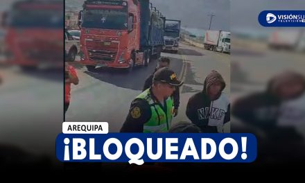 AREQUIPA: PESCADORES BLOQUEAN LA PANAMERICANA SUR PIDIENDO AL GOBIERNO CENTRAL NO PRIVATIZAR LOS PUERTOS