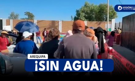 AREQUIPA: VECINOS PROTESTAN POR FALTA DE AGUA POR MÁS DE 10 DÍAS DEBIDO A CONSTRUCCIÓN DE PISCINA DEL COLEGIO PRESCOTT