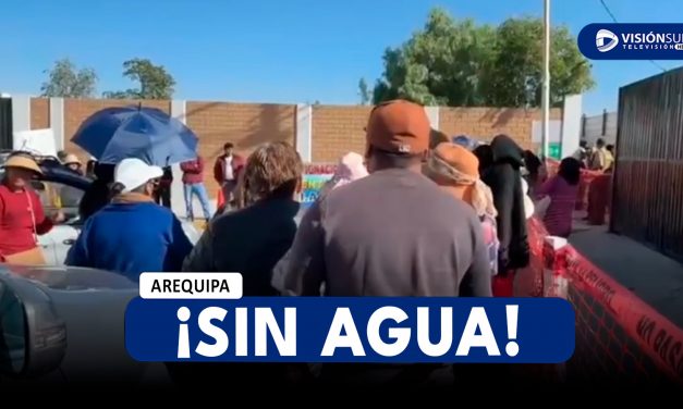 AREQUIPA: VECINOS PROTESTAN POR FALTA DE AGUA POR MÁS DE 10 DÍAS DEBIDO A CONSTRUCCIÓN DE PISCINA DEL COLEGIO PRESCOTT