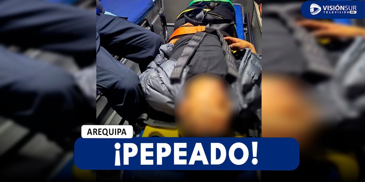 AREQUIPA: PARAMÉDICOS AUXILIAN A JOVEN INCONSCIENTE EN LA PLAZA ESPAÑA TRAS SER PRESUNTAMENTE PEPEADO