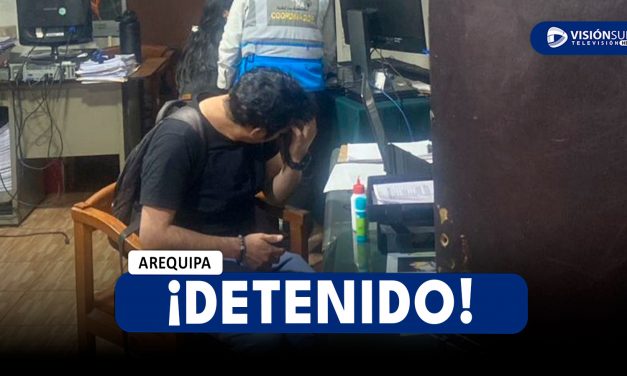AREQUIPA: CONDUCTOR DE TRANSCAYMA DETIENE A VARÓN ACUSADO DE REALIZAR TOCAMIENTOS INDEBIDOS A JOVEN DE 18 AÑOS