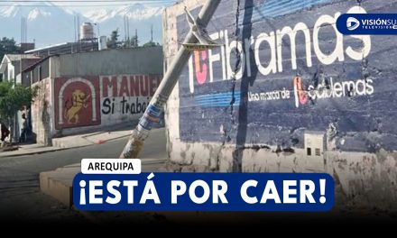 AREQUIPA: VECINOS DE ALTO LIBERTAD DENUNCIAN QUE POSTE SE ENCUENTRA DAÑADO Y PODRÍA CAERSE