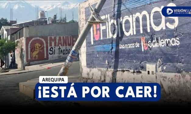 AREQUIPA: VECINOS DE ALTO LIBERTAD DENUNCIAN QUE POSTE SE ENCUENTRA DAÑADO Y PODRÍA CAERSE
