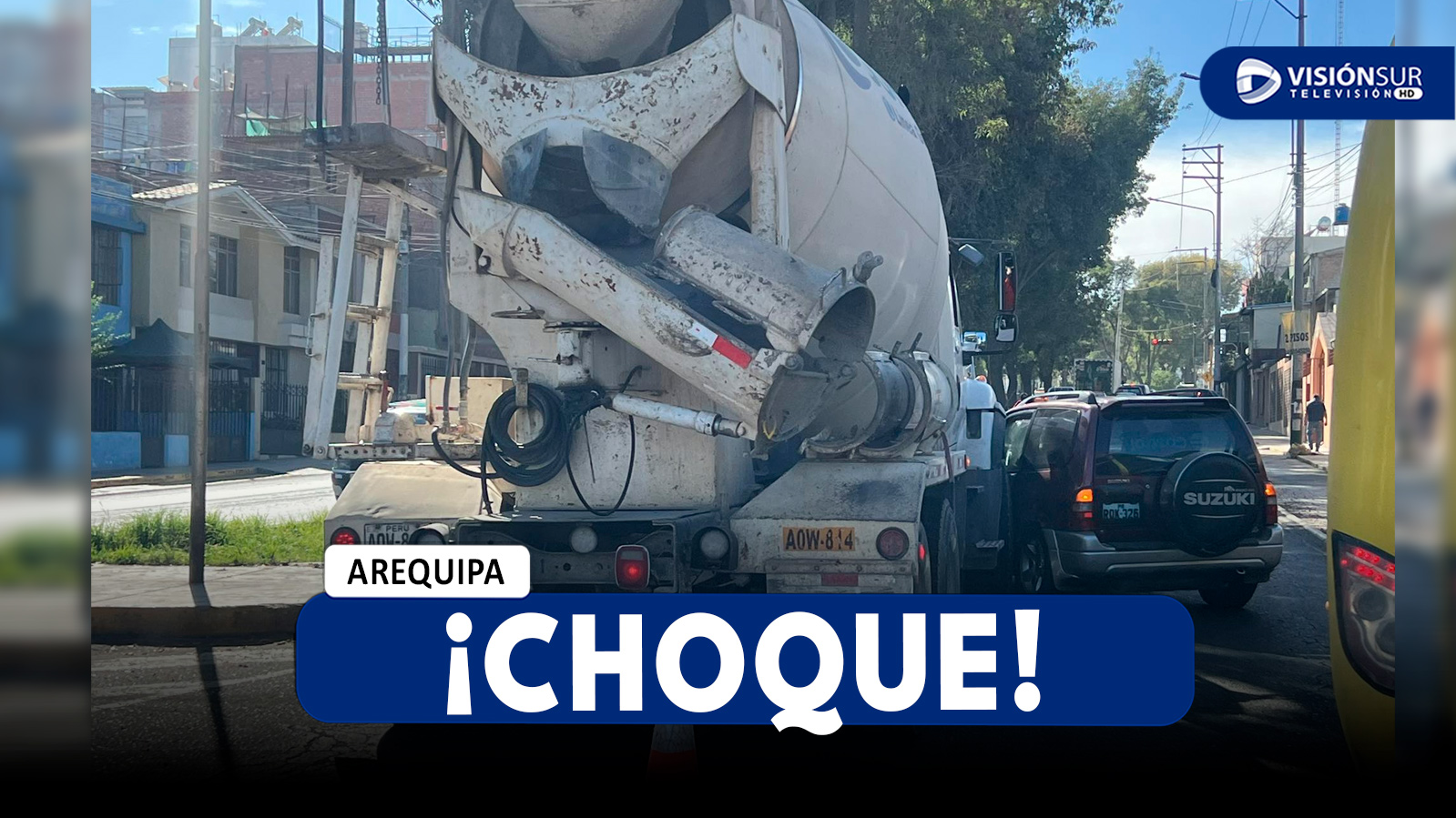 AREQUIPA: FUERTE CHOQUE SE REGISTRÓ EN LA AV. VENEZUELA CUANDO UN CAMIÓN MEZCLADOR IMPACTÓ CONTRA CAMIONETA