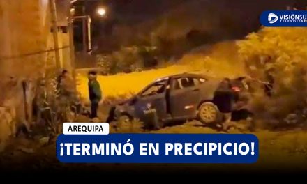 AREQUIPA: AUTO TERMINA EN UN PRECIPICIO EN EL SECTOR DE LA NUEVA ALBORADA EN PAUCARPATA