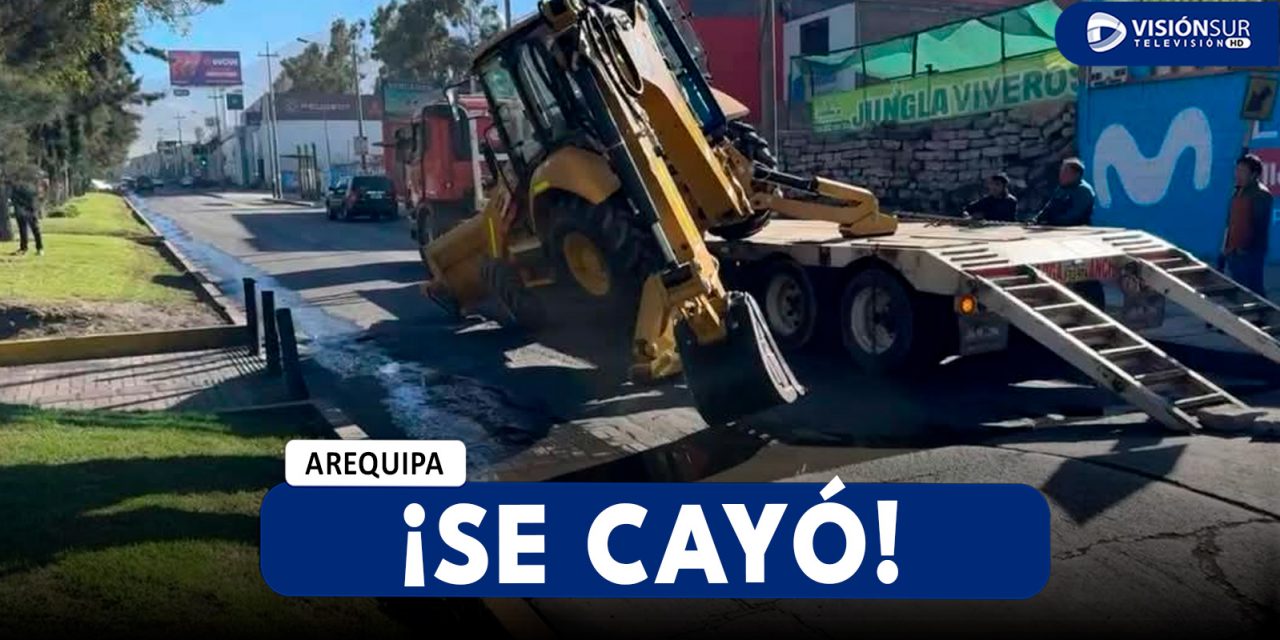 AREQUIPA: RETROEXCAVADORA CAE DE UN CAMIÓN CAMABAJA Y PROVOCA EL CIERRE DEL CARRIL DE SUBIDA DE LA AV. AVIACIÓN