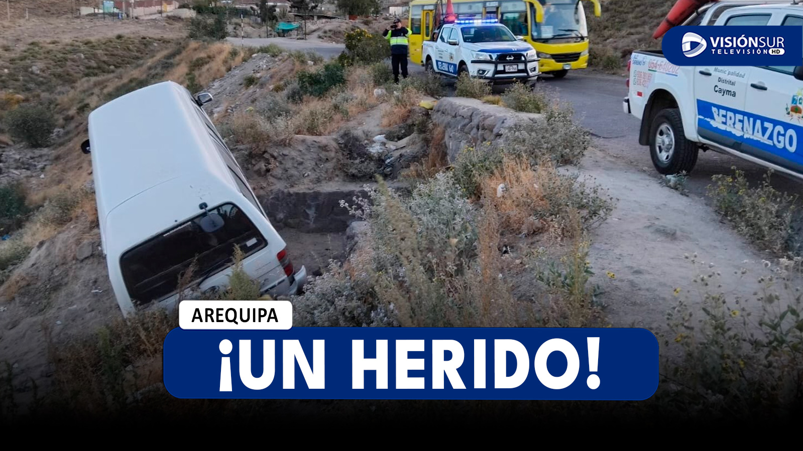 AREQUIPA: COMBI TERMINA AL INTERIOR DE UNA QUEBRADA EN CAYMA EN HORAS DE LA MAÑANA
