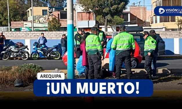 AREQUIPA: FUERTE CHOQUE DE UNA MOTO EN LA AV. LOS INCAS DEJA DOS PERSONAS HERIDAS
