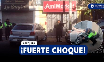 AREQUIPA: FUERTE CHOQUE EN LA AV. TÚPAC AMARU DEJA UN AUTO IMPACTADO CONTRA UN ÁRBOL