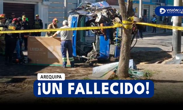 AREQUIPA: FUERTE CHOQUE DEJA A UNA PERSONA FALLECIDA Y MÁS DE 15 PERSONAS HERIDAS EN JOSÉ LUIS BUSTAMANTE Y RIVERO