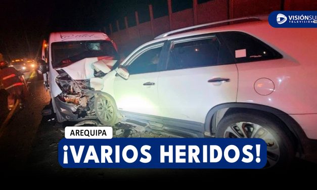 AREQUIPA: FUERTE CHOQUE EN EL INGRESO A EL CURAL DEJA VARIOS HERIDOS
