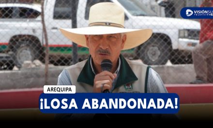 AREQUIPA: ¡NIÑOS EN PELIGRO POR ABANDONO DE OBRA EN CERRO COLORADO! VECINOS EXIGEN ACCIÓN INMEDIATA AL ALCALDE