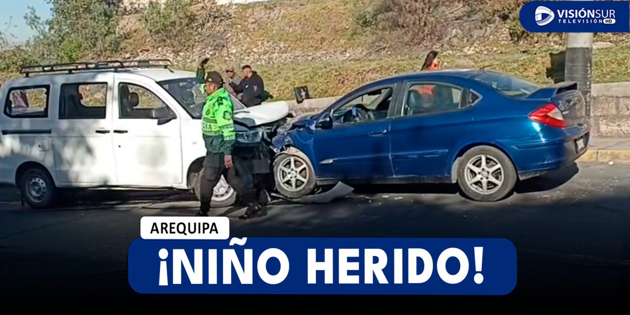 AREQUIPA: DOS CARROS IMPACTAN FUERTEMENTE EN ALTO SELVA ALEGRE Y DEJAN UN MENOR DE 8 AÑOS HERIDO