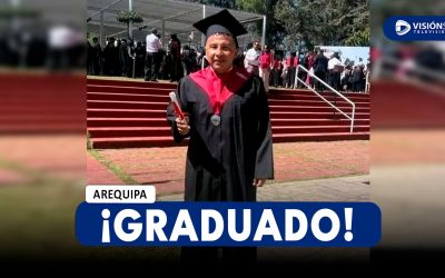 AREQUIPA: “CACHETE” ZÚÑIGA SE GRAUDA DE ABOGADO MIENTRAS DIRIGÍA CLUB DE TACNA