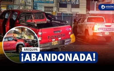 AREQUIPA: IMPACTAN CAMIONETA HILUX EN EL ÓVALO DE LA AV. MARISCAL CASTILLA Y LA ABANDONAN