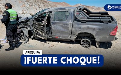 AREQUIPA: CAMIÓN IMPACTA CONTRA CAMIONETA Y LA DEJA A UN COSTADO DE LA VÍA CON UNA PERSONA HERIDA